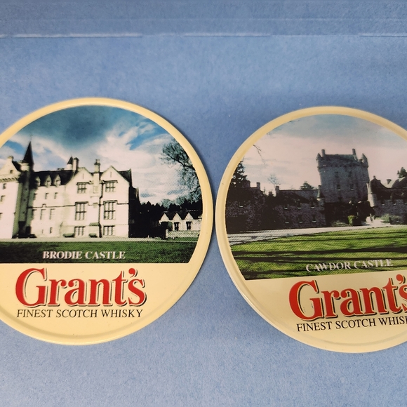 Grant's Whiskey 6 Scottish Castle Coasters in Tin - Vintage, Pre-owned - Picture 5 of 10